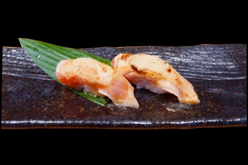 Sushi Cá hồi sốt Mentaiko